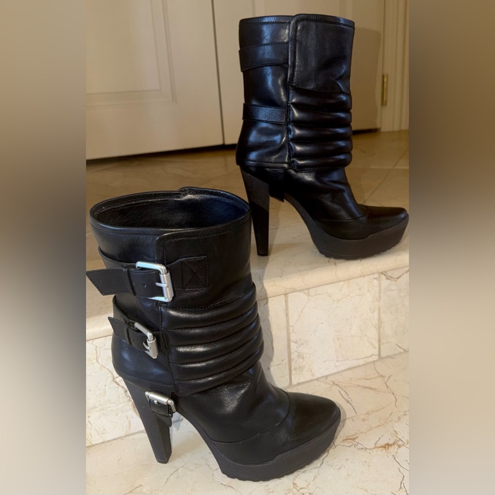 Elegant Black Heeled Women's Boots